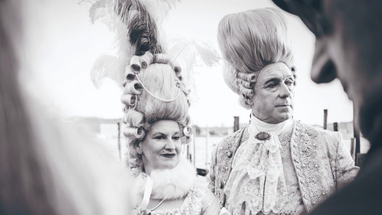 Why did People Wear Powdered Wigs