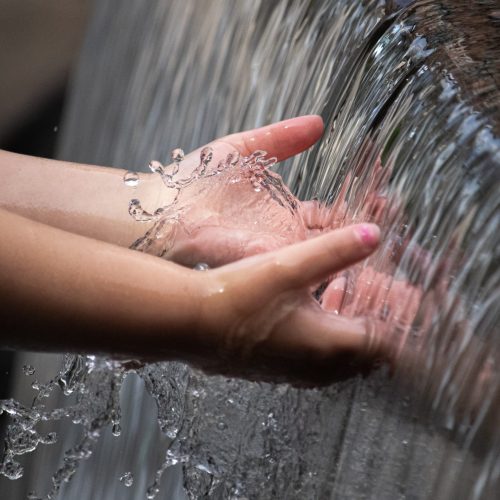 how to wash lace front wig