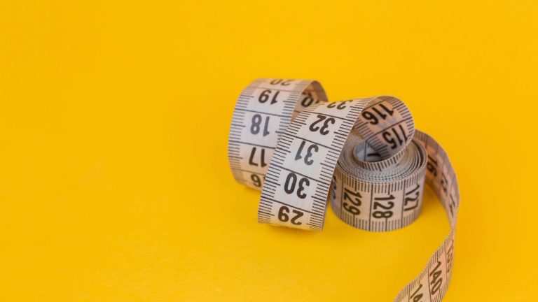 how to measure wig size