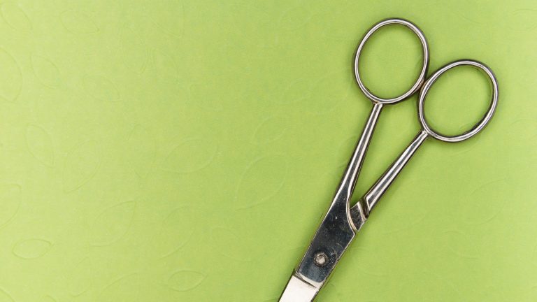 How to Cut a Lace Front Wig