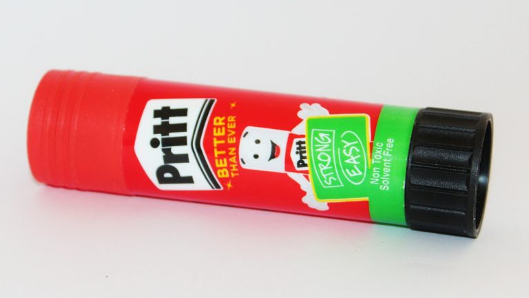 How to Remove Hair Extension Glue