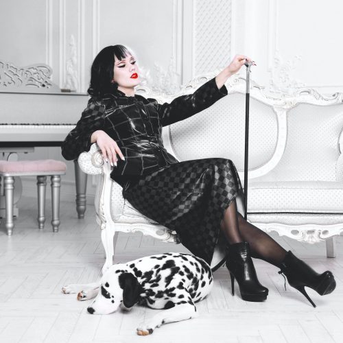 Best Cruella Deville Wig